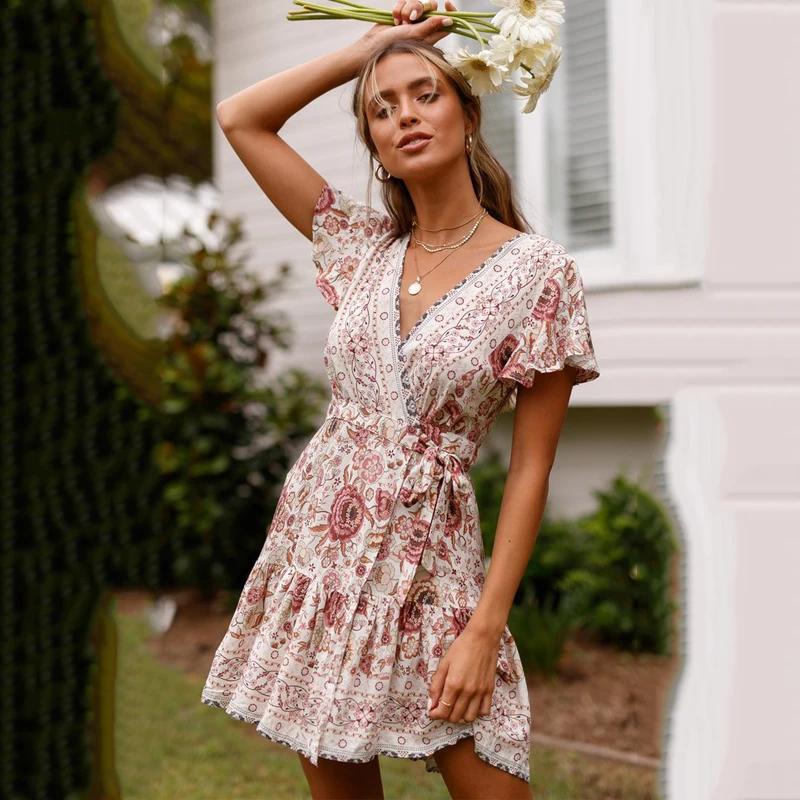 Платье туника бохо с цветочным принтом и рукавами шортами летнее платье оборками