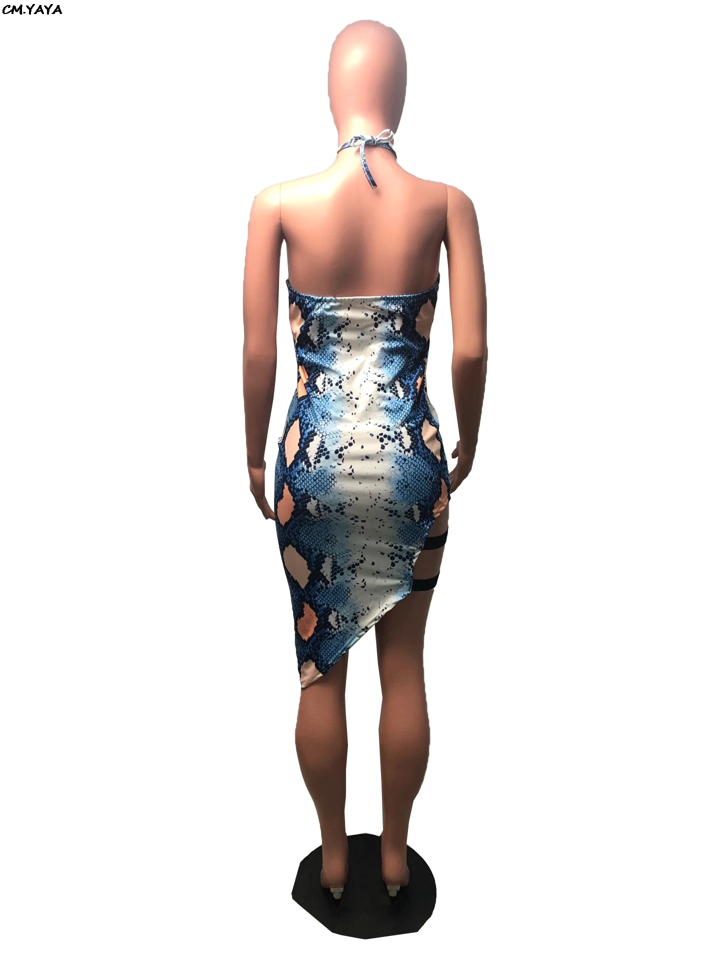 Женское асимметричное облегающее платье средней длины с принтом змеиной кожи