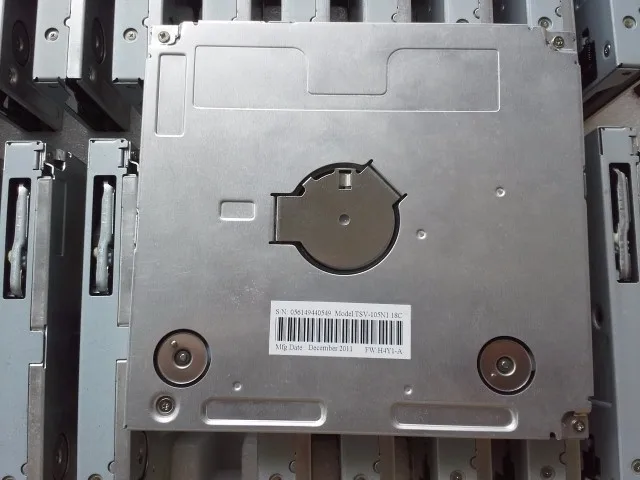 100% оригинальная и совершенно новая Φ RAE3142 RAE2501 RAE3370 автомобильный DVD плеер с