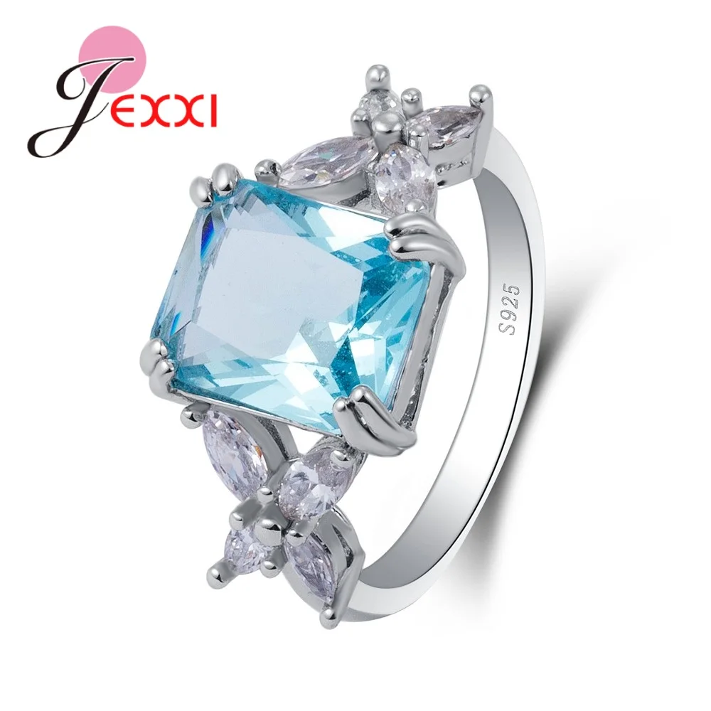 

Женское Обручальное кольцо с фианитом, из серебра 925 пробы