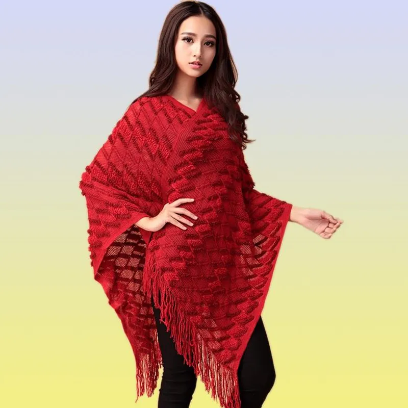 Модный весенний женский белый свитер Дамское пончо с кисточками длинный вязаный