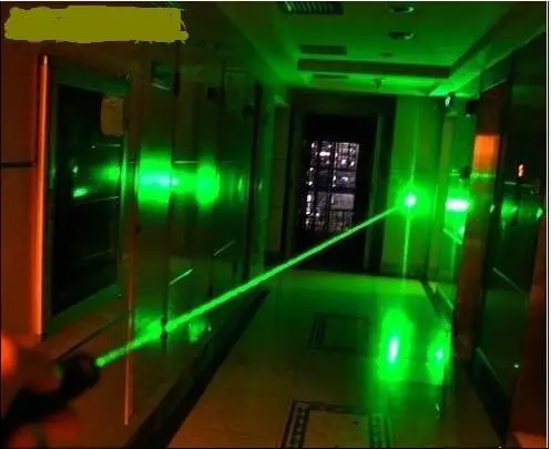 Зеленый Высокая мощность военная Униформа 405nm 20000 м SOS лазер фиолетово-синий указатель УФ Фиолетовый Burnig матч, сжечь сигареты детектор - Цвет: Зеленый