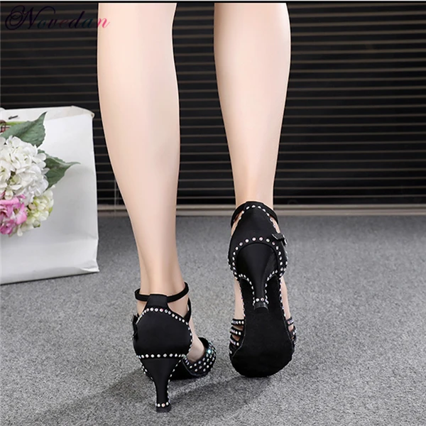 Туфли стразы женские атласные мягкая профессиональная вечерние для