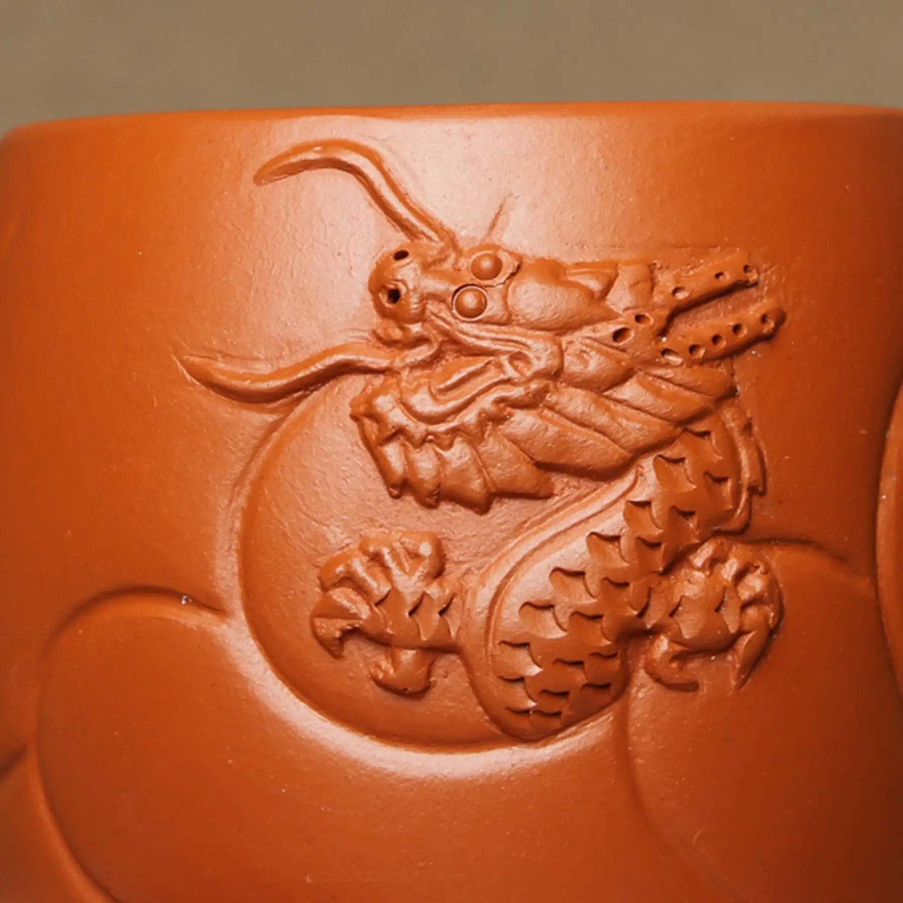 Исин руды фиолетовый песок 3D выгравированы рельеф Чжу грязи рыбы Дракон чашки