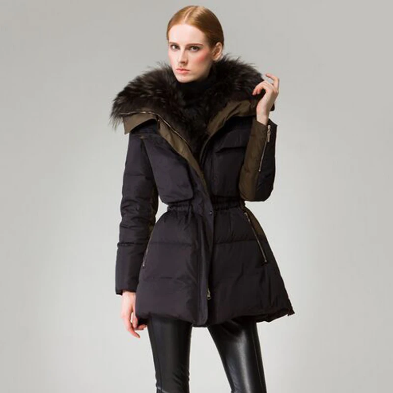 Женский пуховик с воротником из меха енота толстый тонкий на белом утином пуху