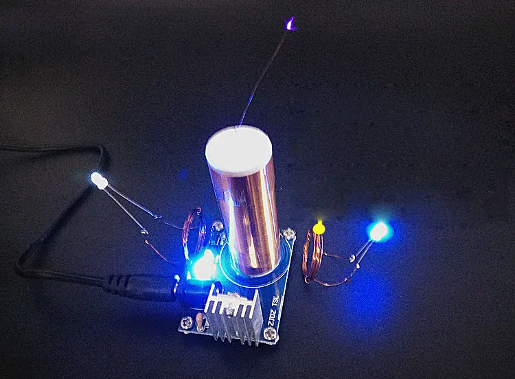 Готовая катушка Tesla Space Lights Magic Props Spray Arc готовая научная развивающая игрушка