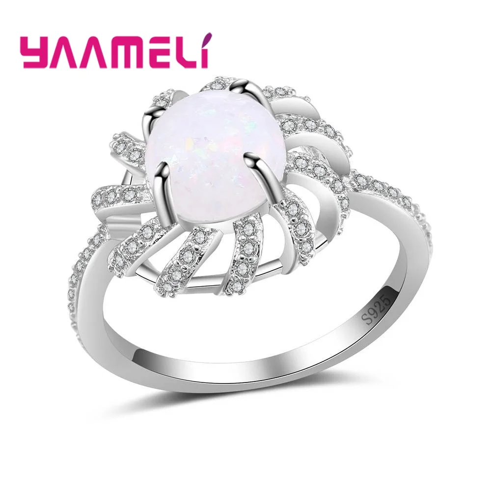 

Женское кольцо из серебра 925 пробы, с фианитом