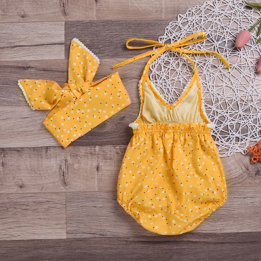 Детский комбинезон без рукавов на подтяжках с цветочным принтом + набор повязок