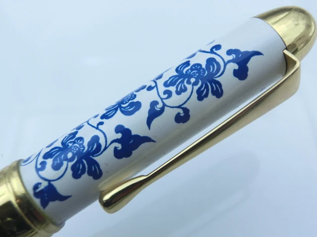 Вечная Венера авторучка 8080 waxprinting синий и белый фарфор Современная иридиевая