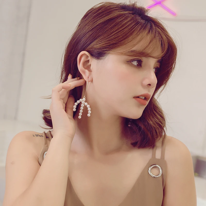 Геометрические простые трехногие серьги с большими жемчужинами дикие