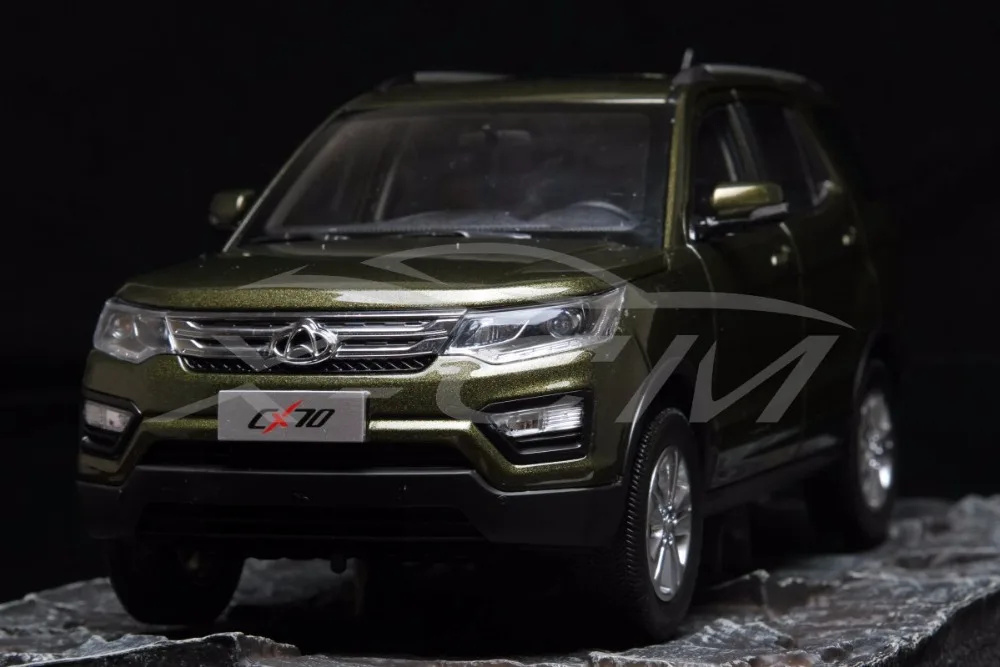 Литая под давлением модель автомобиля Changan CX70 7 мест SUV 1:18 (зеленый) + маленький
