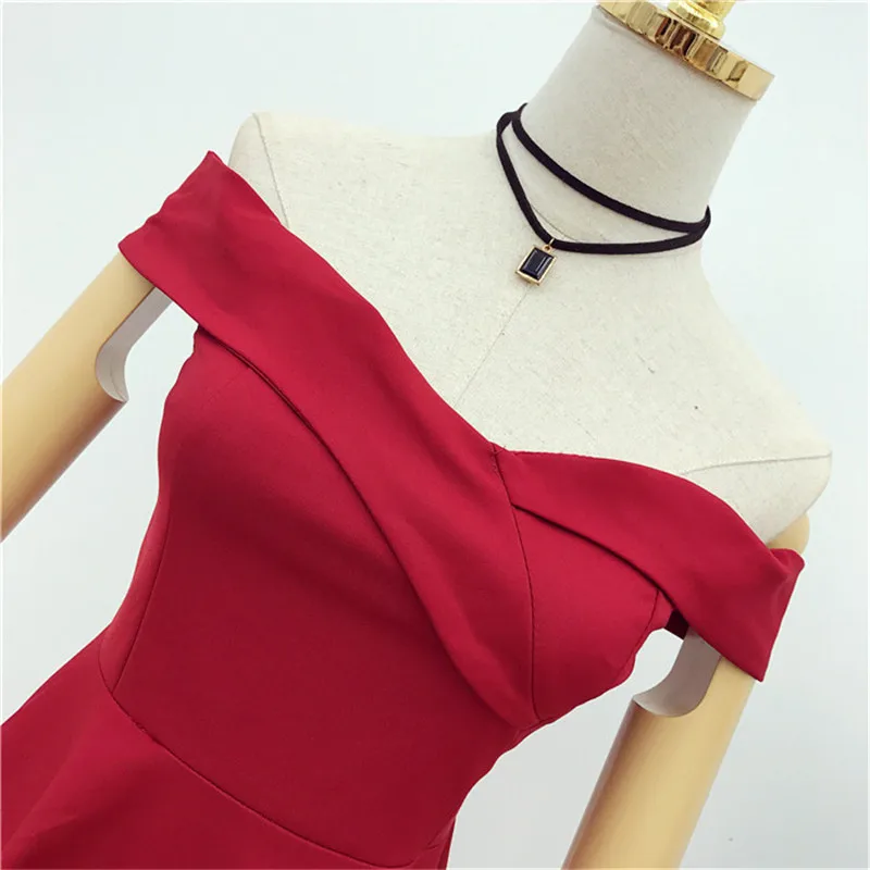 Женское облегающее вечернее мини-платье с высокой талией и воротником-лодочкой |