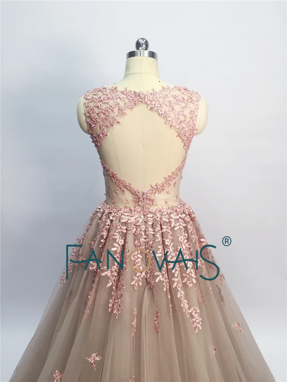 Elegant Prom Dresses 2019 A-Line Evening Dresses Long Lace Applique Beaded Floral Prom Party Gown vestido de festa longo NE31