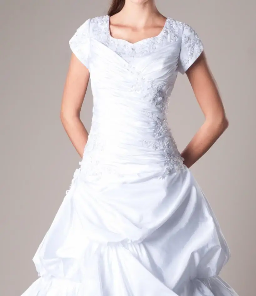 Винтаж тафта Скромные Свадебные платья с Кепки рукавами милое Белое Бальное