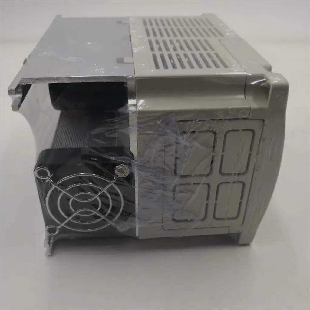 Инвертор VFD ZW-S1-2T 110 кВт/220 кВт однофазный в/в вход и для трехфазного двигателя с кабелем 2 м и внешней панелью