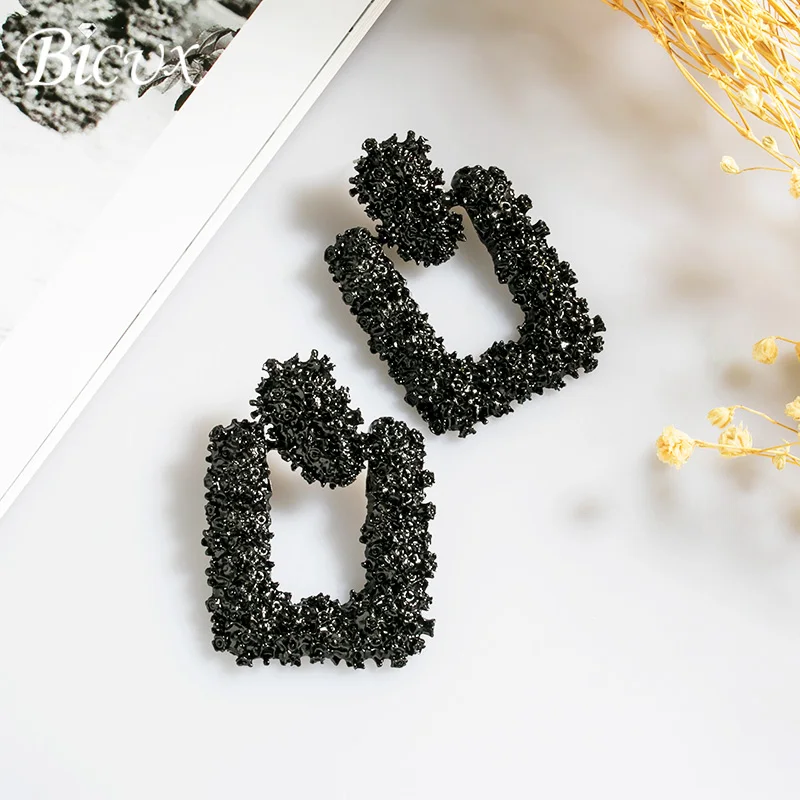 Black 1 BICUX массивные Висячие серьги для женщин ювелирные изделия Модные трендовые винтажные геометрические длинные золотые серебряные красная серьга - Окраска металла: Black 1