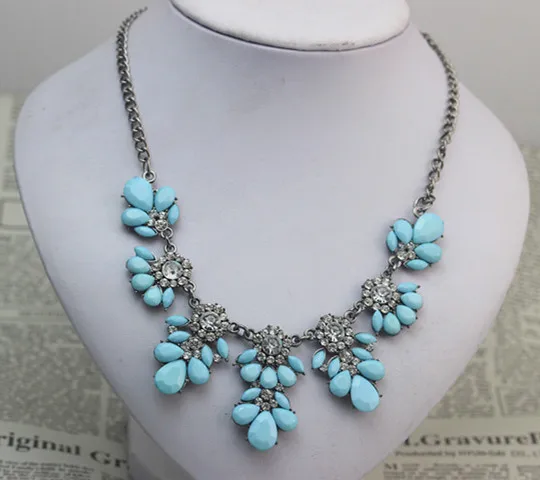 Женское ожерелье с подвеской массивное кристаллами 12 цветов H00|crystal statement