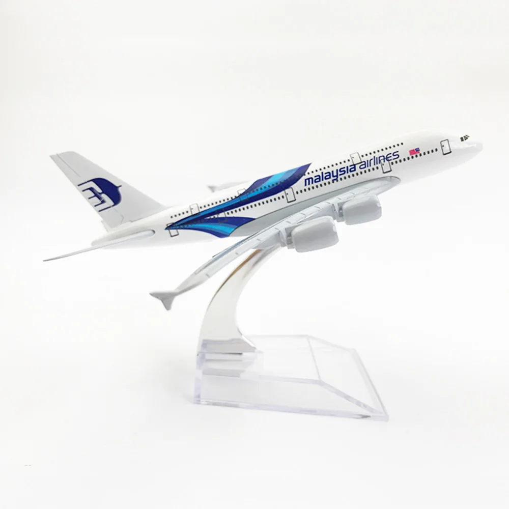 

Самолёт в масштабе 1/400, самолёт Аэробус A380, малазийские авиалинии, модель самолета из сплава 16 см, игрушки для детей, подарок для коллекциони...