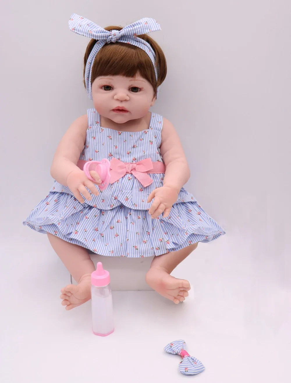 

56cm real Lifelike Reborn Baby Dolls White Skin Babies Doll Full Vinyl Body So cute Girl Model Doll For Toddler bebe Toy Gifts