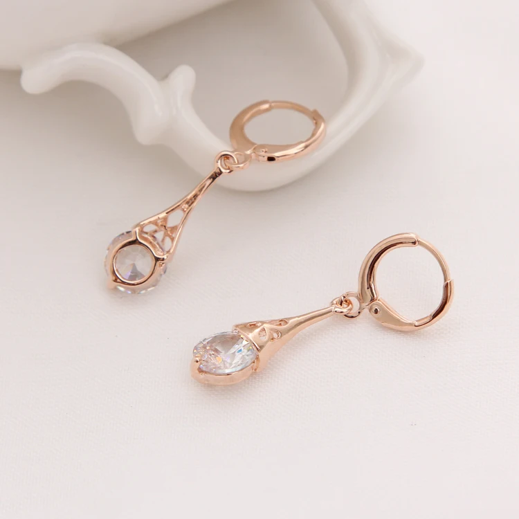 Женские серьги-капельки золотого цвета с белым цирконием свадебные ювелирные