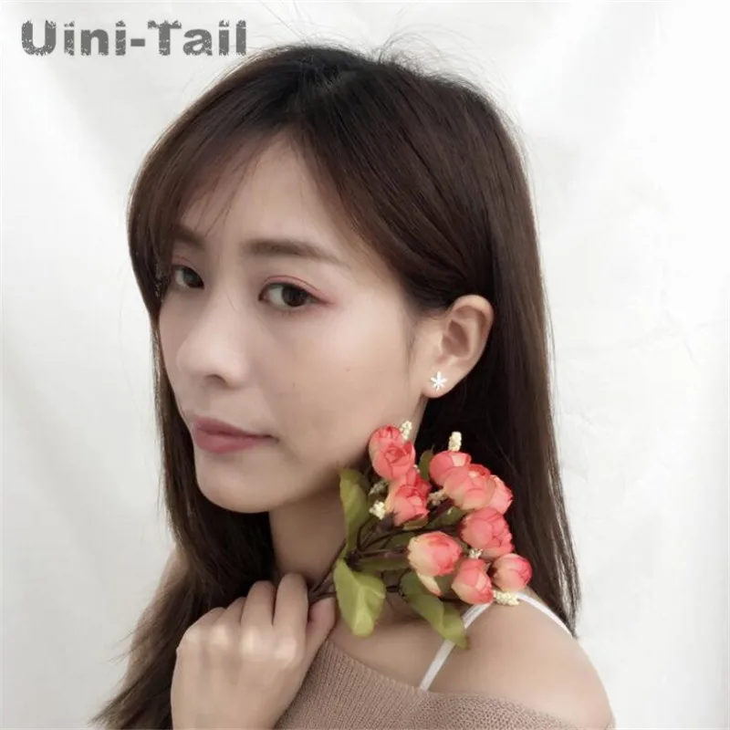

Uini-Tail hot new 925 sterling silver fashion temperament maple leaf earrings tide flow cute allergy allergy earrings