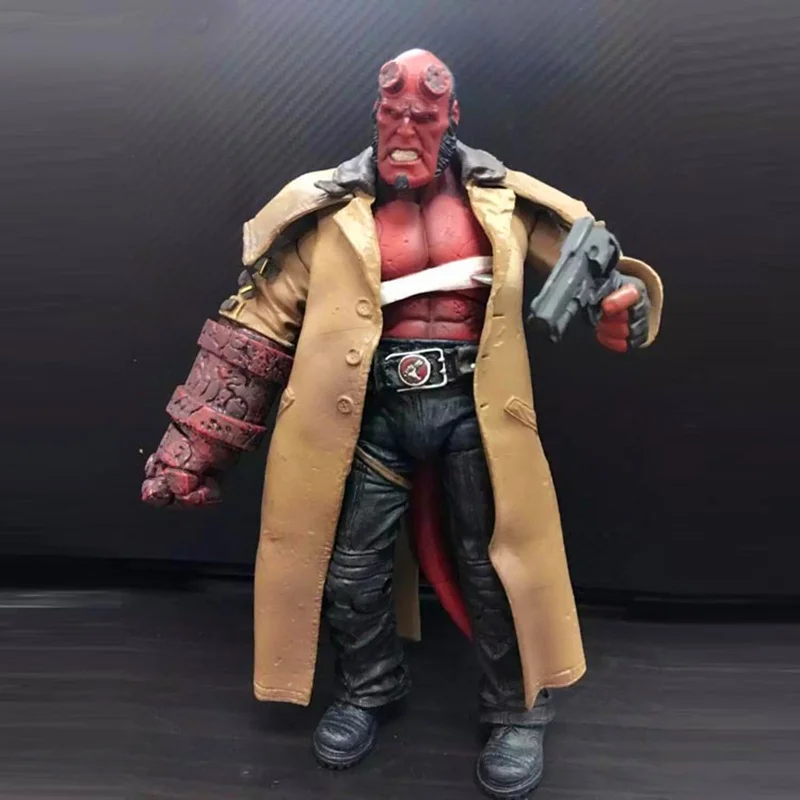 2 Тип фильм Mezco HB Хеллбой серии включает в себя сигары Самаритянин пистолет