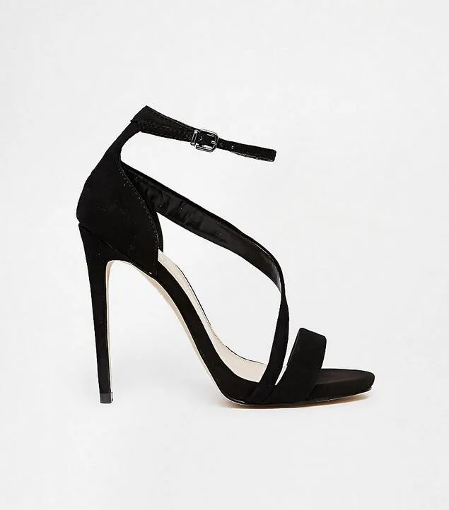Черные замшевые босоножки на высоком каблуке с пряжкой щиколотке открытым