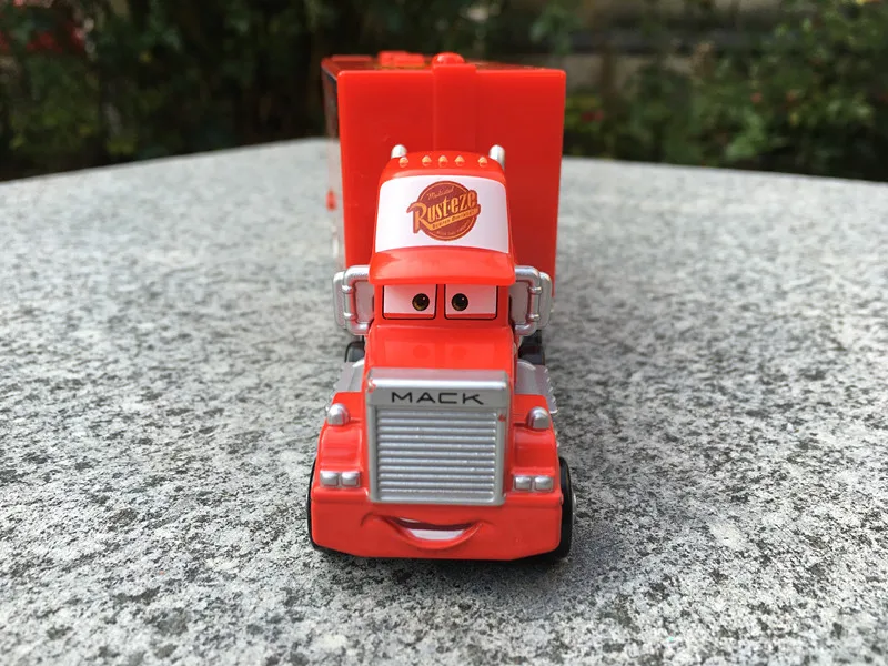Игрушечный автомобиль Tomy Tomica Disney Pixar с прицепом металлический литый под