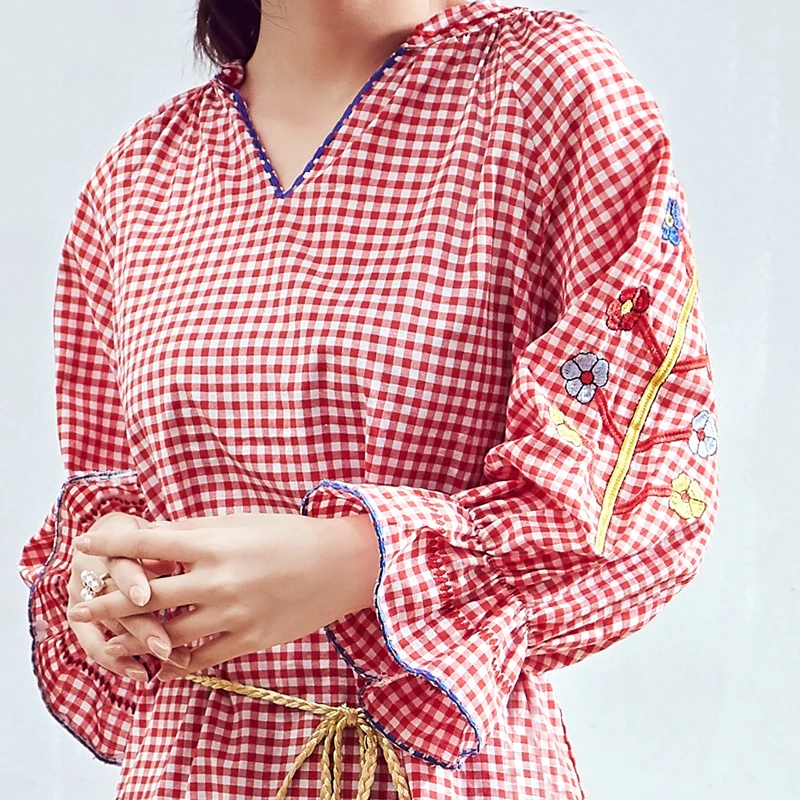 

2017 new plaid cotton soft fabric embroidery dress with tassel belt v-neck flora split red color