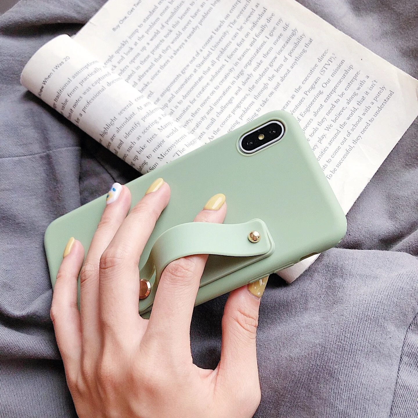 Solid Color Wrist Strap Phone Case for iPhone 6 6S 7 8 Plus X XS XR Max Silicone Matte Utra-slim Cases Protective Cover Coque |