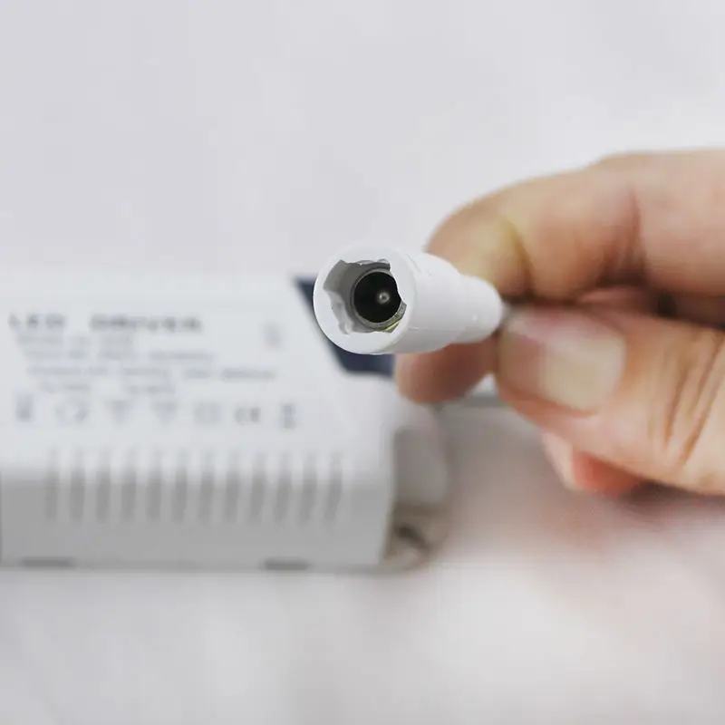 

Free shipping 3pcs/lot 19-25W Led Lights Driver 20W-25W Power Supply Lighting Transformer AC85-265V Output:560-600mA,DC24-42V