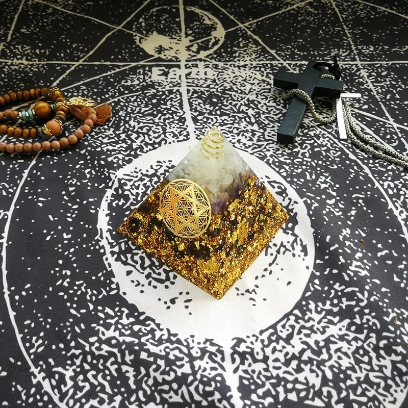 AURAREIKI Orgonite Pyramid Sahasrara Chakra Jeremiel Enhances Wisdom Natural Amethyst White Crystal Resin Pyramid Jewelry Crafts