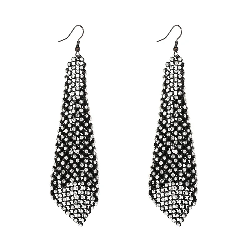 Новые модные Эффектные серьги с голографической цепью на осень фианитами для