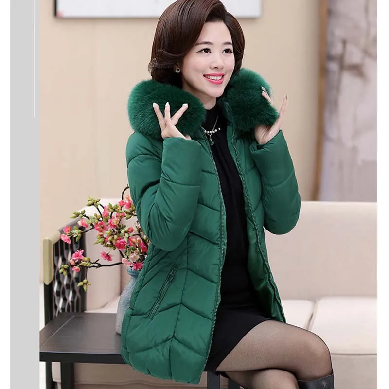 Middle-aged women's cotton hooded long section large size mother loaded light down jacket P10W07 | Женская одежда