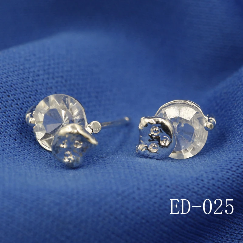 Женские серьги-гвоздики из серебра 925 пробы с белым цирконом | Украшения и