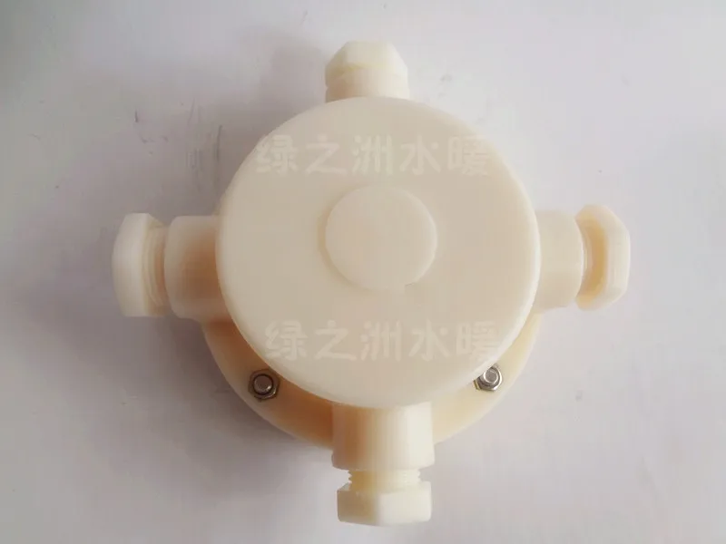 

4 way waterproof connection water under the connection of the water line under the line of water and close to the bottom line