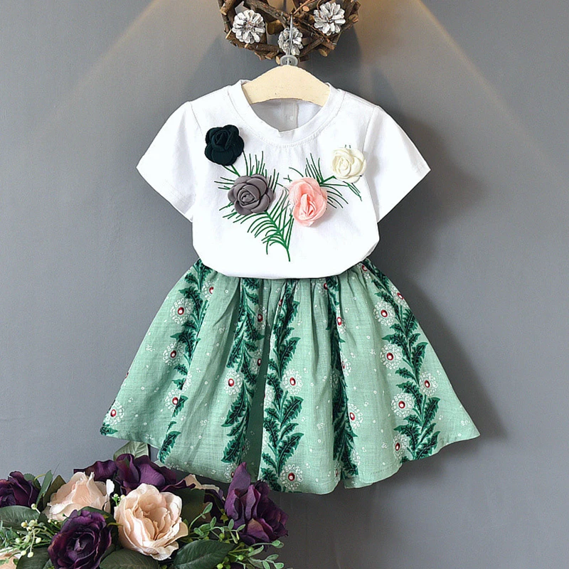 Комплект летней одежды для девочек с объемными цветами Модная стильная футболка