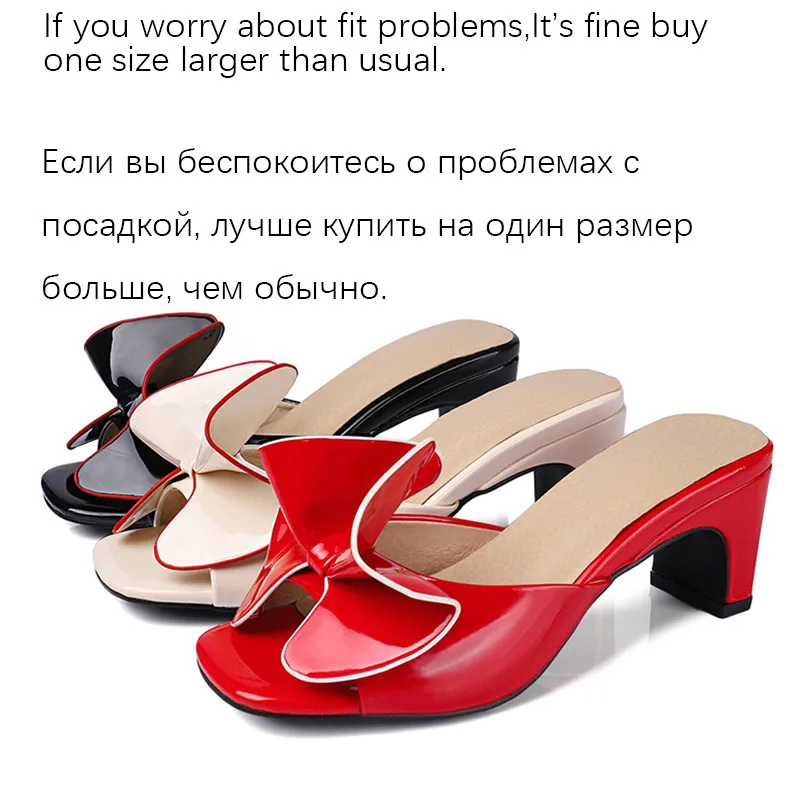 Летние женские лакированные кожаные тапочки мюли с бантиком-бабочкой; современный дизайн; женские модельные вьетнамки на высоком каблуке с открытым носком