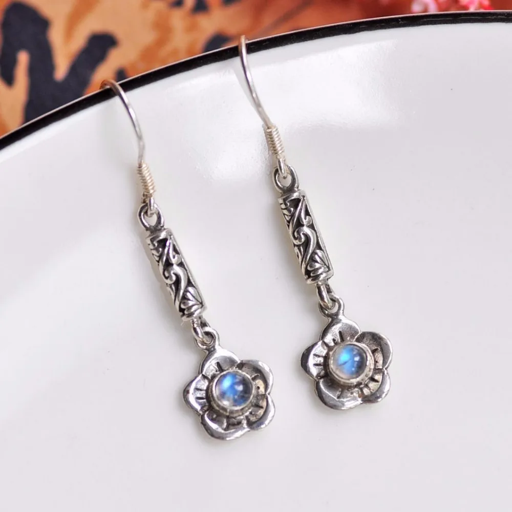 

Серьги женские из серебра 925 пробы, с натуральным лунным камнем