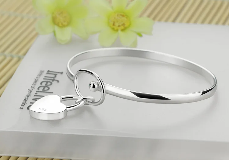 Женский браслет из серебра 2017 пробы с подвеской в форме сердца | Украшения и