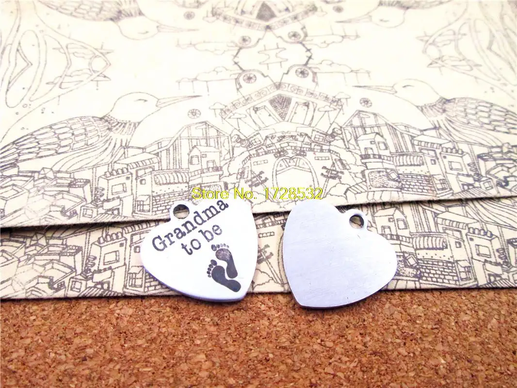 

20pcs--20mm stainless steel heart "grandma to be"one side DIY Charms Pendants
