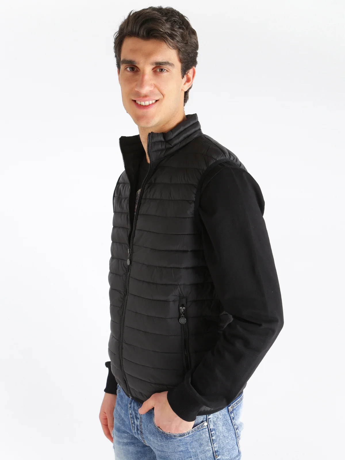 Стеганый жилет-черный | Мужская одежда