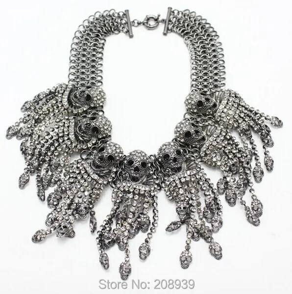 Женское колье чокер ручной работы серое/белое ожерелье с подвесками в виде