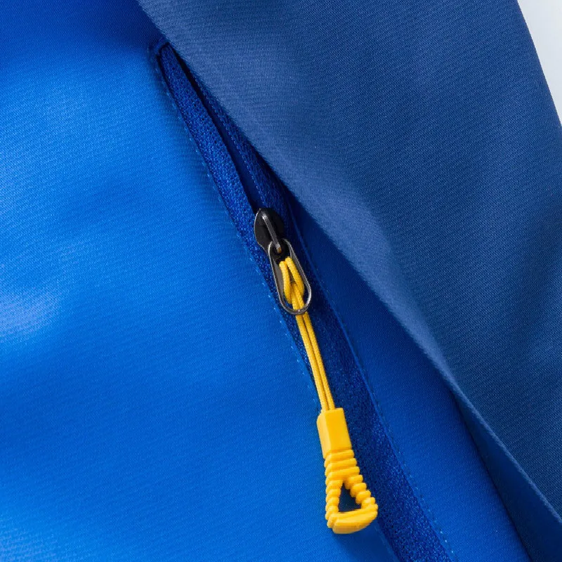 Два комплекта непромокаемой непродуваемой и теплой одежды из коралловой шерсти