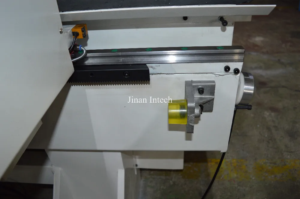 Автоматическое устройство для смены инструментов 1325 с воздушным расположение