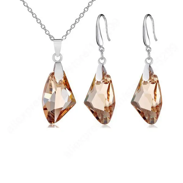 Комплект из колье и серёг серебра 925 пробы с австрийским кристаллом|necklace