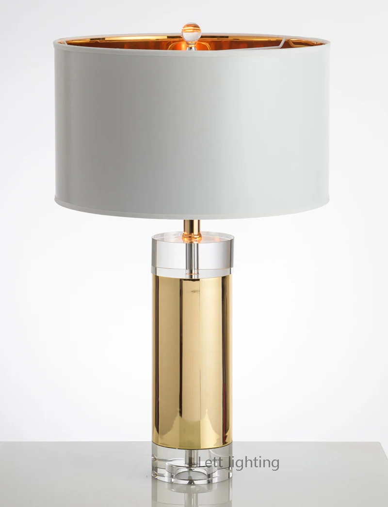 Простая современная металлическая роскошная атмосфера кристально чистая