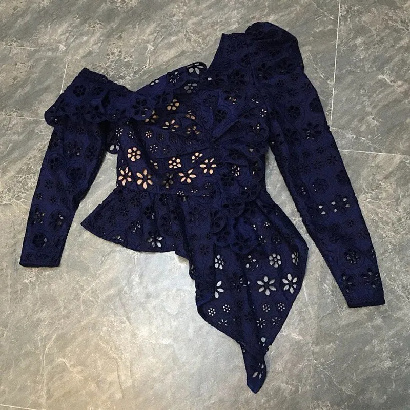 Женская блузка с открытыми плечами TWOTWINSTYLE осенняя Асимметричная пышными