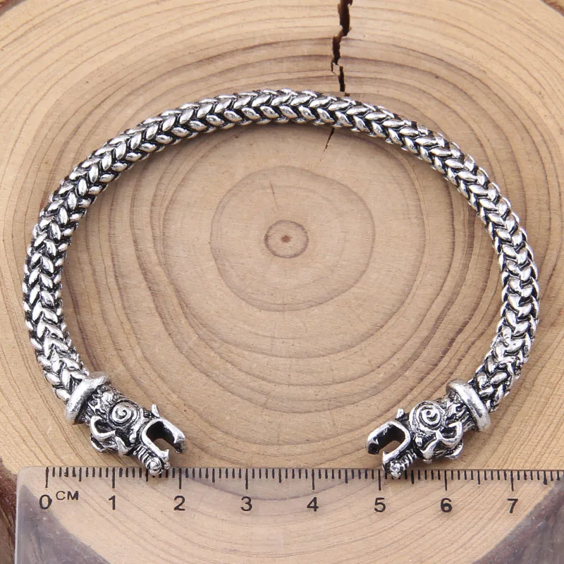 Прямая поставка ожерелье с подвеской в виде черепа козы Тора искусственного