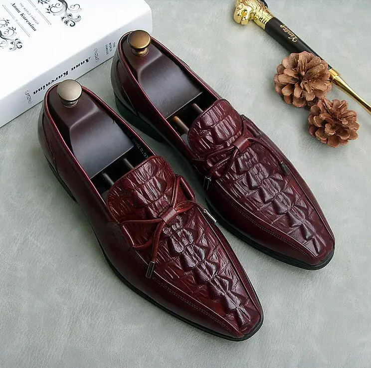 

Pointed Toes Dress Shoes Men Slip On Genuine Leather Bowtie Alligator Pattern Smart Casual New Red Wedding Shoes Flats Loafers